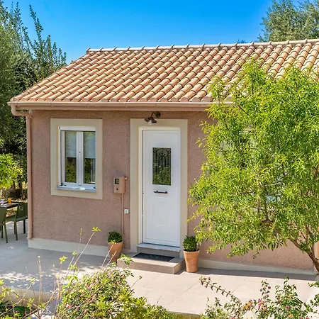 Aliki'S Home Minia Exterior photo